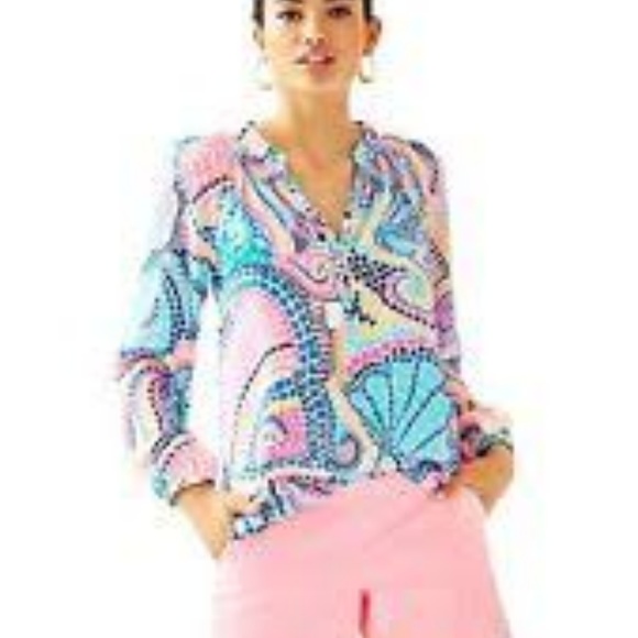 Lilly Pulitzer Tops - NWOT Lilly Pulitzer Elsa top tile print